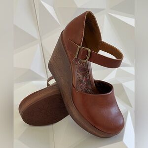 BOC BY BØRN Alyson Platform Mary
Jane Pump In Dark Tan Size:6.5 
Boho